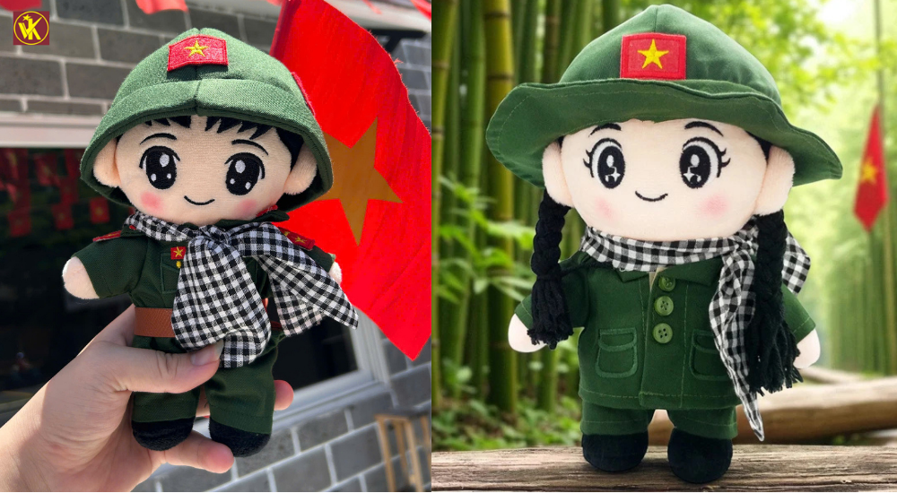 Gấu bông chú bộ đội có trang phục và bảng tên riêng