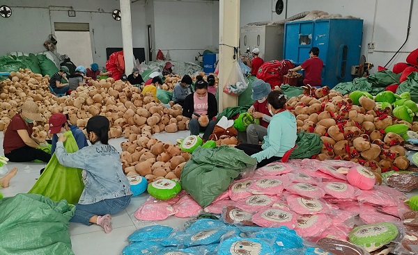 xuong-san-xuat-gau-bong-5