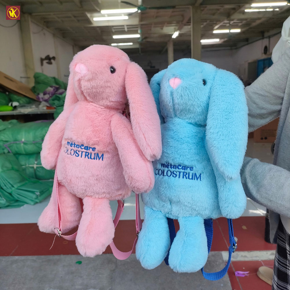 Gấu Bông Thỏ Tai Dài Metacare: Nhìn Là Thỏ Bông, Đeo Lên Là Balo